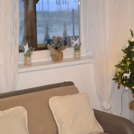 Tatil Evi Domektomek Z Kominkiem I Ogrodem 1000m *